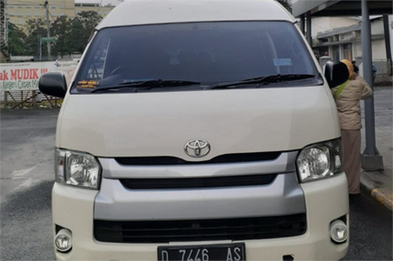 Toyota Hiace 十五座面包车