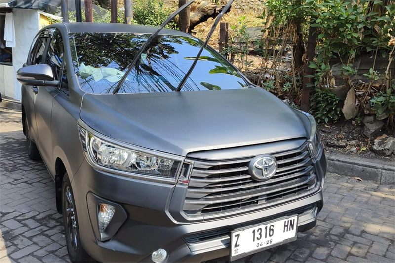 Toyota Innova Reborn 九座车