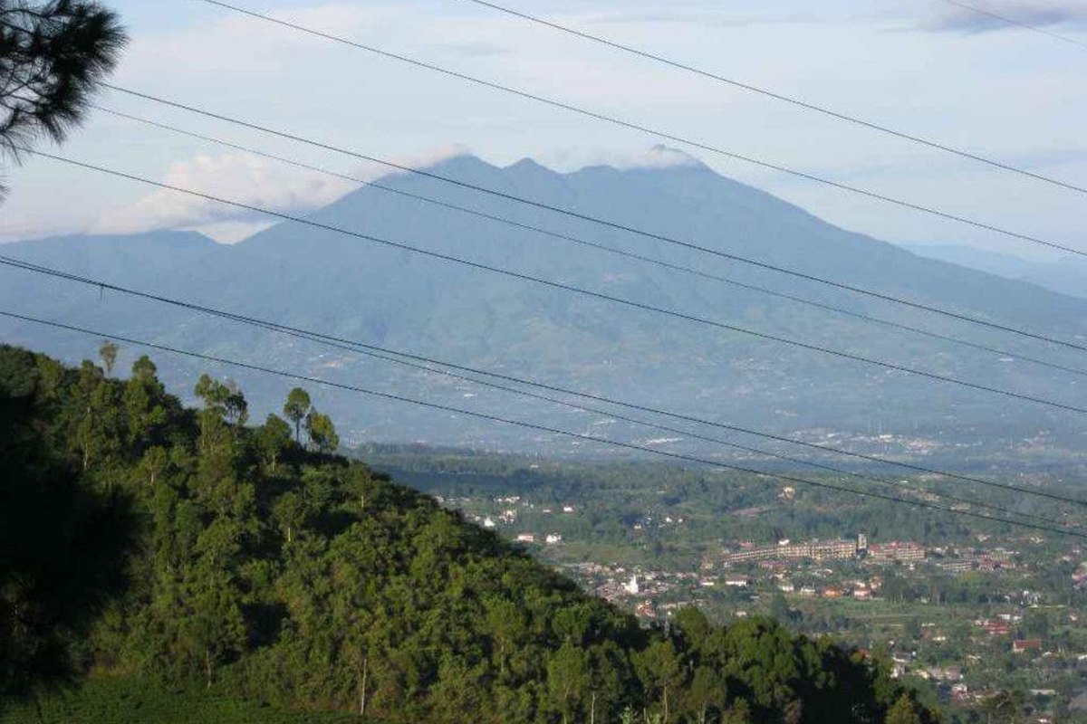 本扎高原山路风光